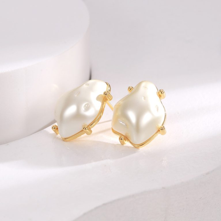Elegant Baroque Stud Earrings with Eco-Friendly Copper and Real Gold Plating