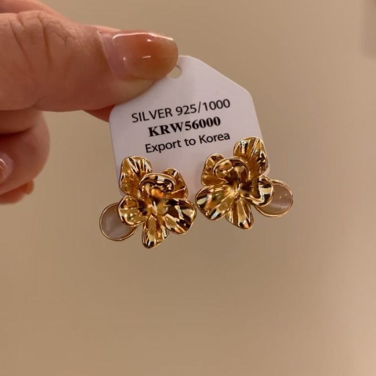 Eco-Friendly Copper Flower Stud Earrings with Real Gold Plating