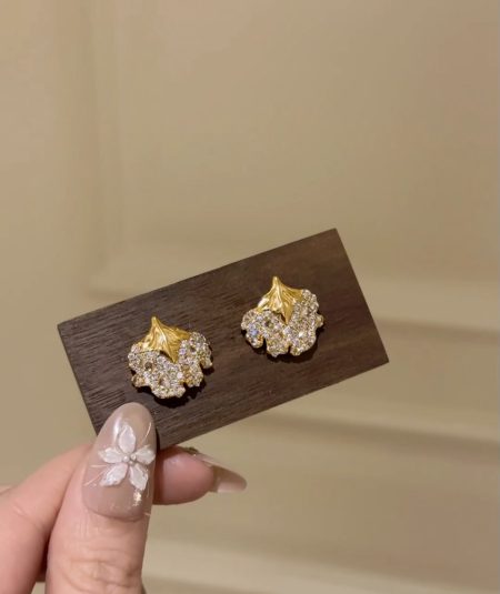 Eco-Friendly Copper Earrings with Genuine Gold Plating and Golden Maple Leaf Design