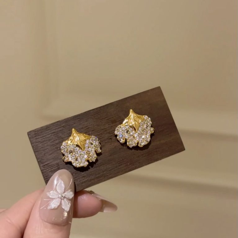 Eco-Friendly Copper Earrings with Genuine Gold Plating and Golden Maple Leaf Design