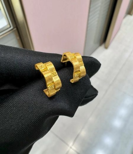 🔥 Hot-Selling Eco-Friendly Copper Genuine Gold Plated Earrings with Flowing Gold Design