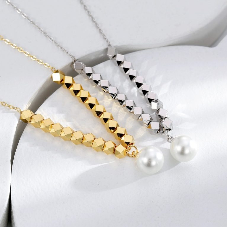 Eco-Friendly Copper Gold-Plated Necklace with Light Luxury Design