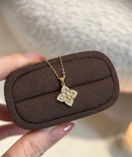 Eco-Friendly Copper with Real Gold Plating and White Mother-of-Pearl Four-Leaf Clover Necklace