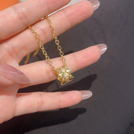 Eco-Friendly Copper Necklace with Genuine Gold Plating and Stylish Design