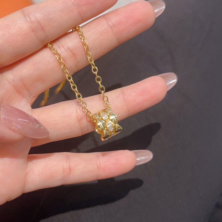 Eco-Friendly Copper Necklace with Genuine Gold Plating and Stylish Design